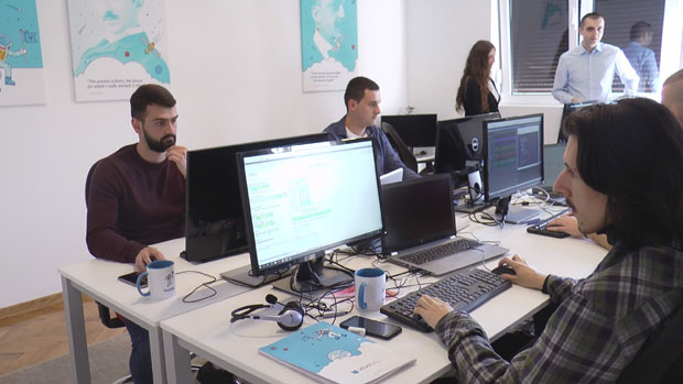 Чачак: Студенти за плату уче од Израелаца