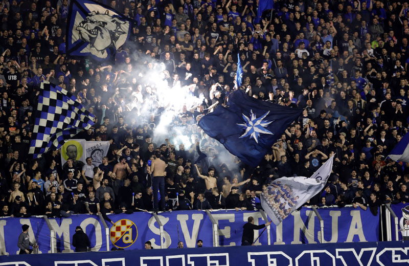 БЕЗ ПУБЛИКЕ И НОВЧАНА КАЗНА: УЕФА без милости према загребачком Динаму због расистичких испада