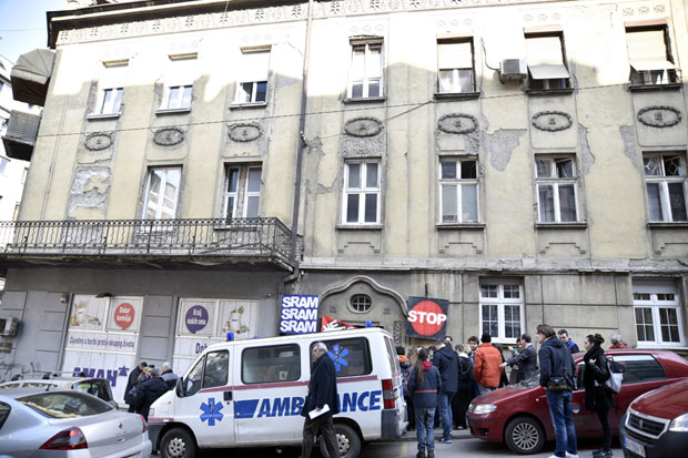 БАКА МАРА ИСЕЉЕНА ИЗ СТАНА: Жена од 90 година морала да напусти дом у Сарајевској улици