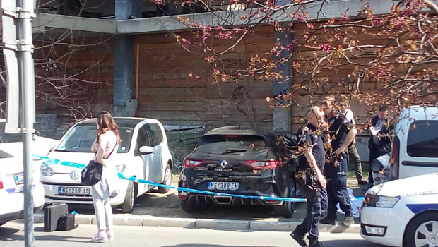 НЕСРЕЋА У НОВОМ САДУ: Младић пао са зграде Радничког универзитета (ФОТО)