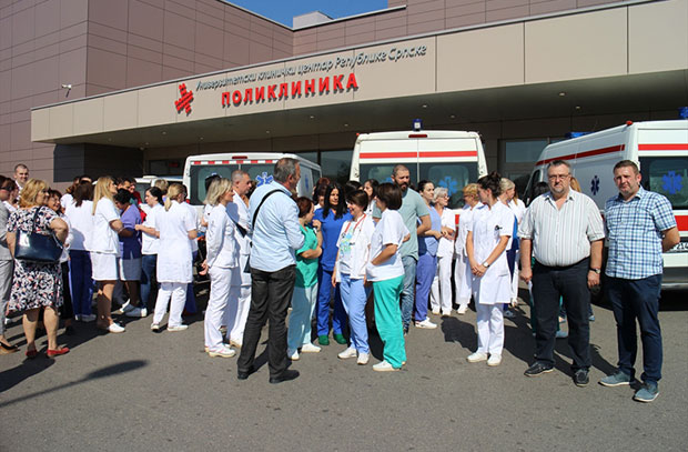 МИНИСТАР О ЗАХТЕВУ СИНДИКАЛАЦА: Сада није могуће повећање плата у здравству РС!