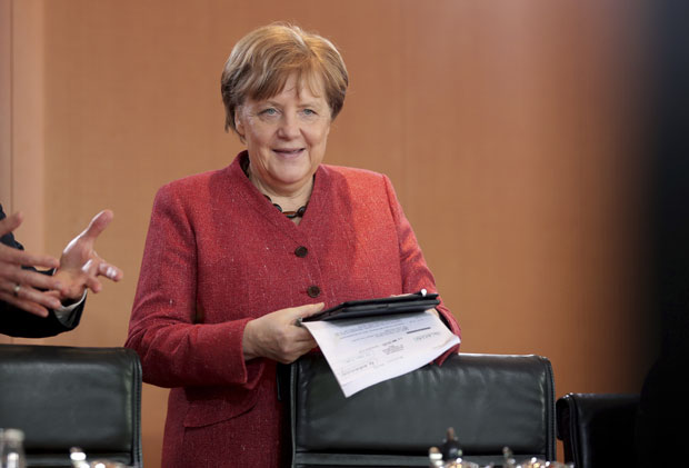 Меркел: До последњег часа радићу на уређеном брегзиту
