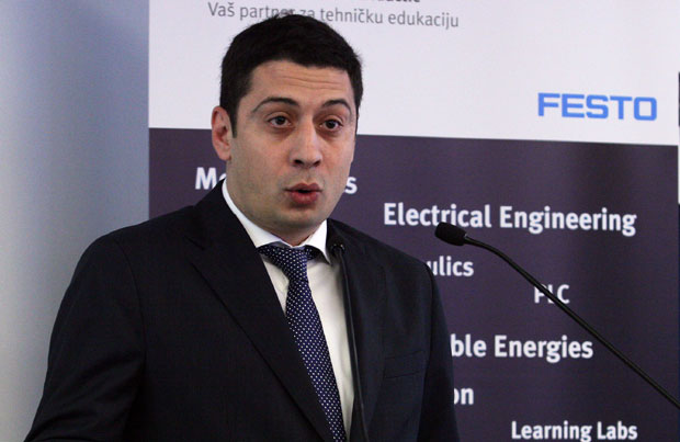 Петронијевић: Развијамо апликације за лакши живот грађана