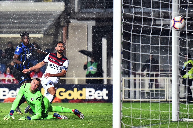 СЕРИЈА А: Михајловићева Болоња примила четири гола за 15 минута, Сасуоло убедљив