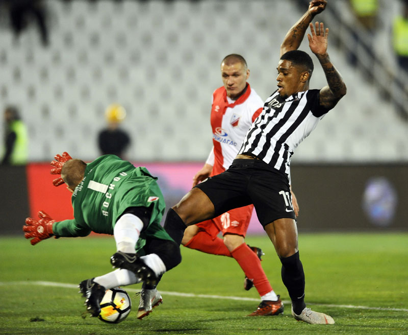 БОРБА ЗА ПЛАСМАН У ПЛЕЈ-ОФ: Војводина свом силом на Партизан