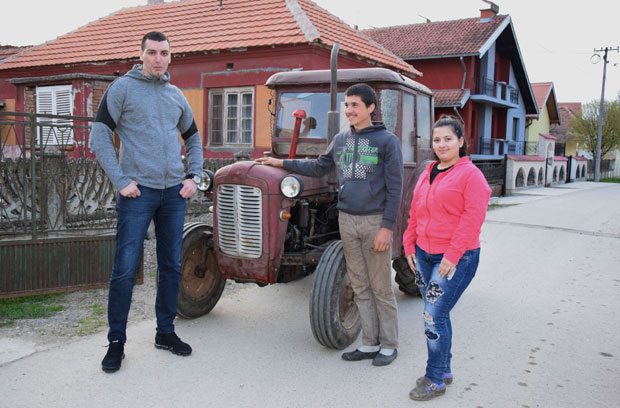ДЕЧАК ДОБИО ТРАКТОР ОД АМАДЕУС БЕНДА: Једва чекам да заорем прву бразду