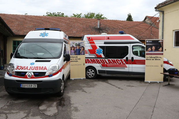 СУБОТИЧКА ХИТНА ПОМОЋ: Незадовољни радници у тихом штрајку, на улицу само ургентно