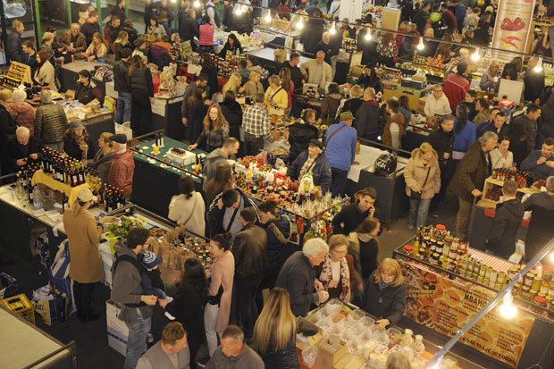 НОЋНИ МАРКЕТ: Хит је слатко од папричица