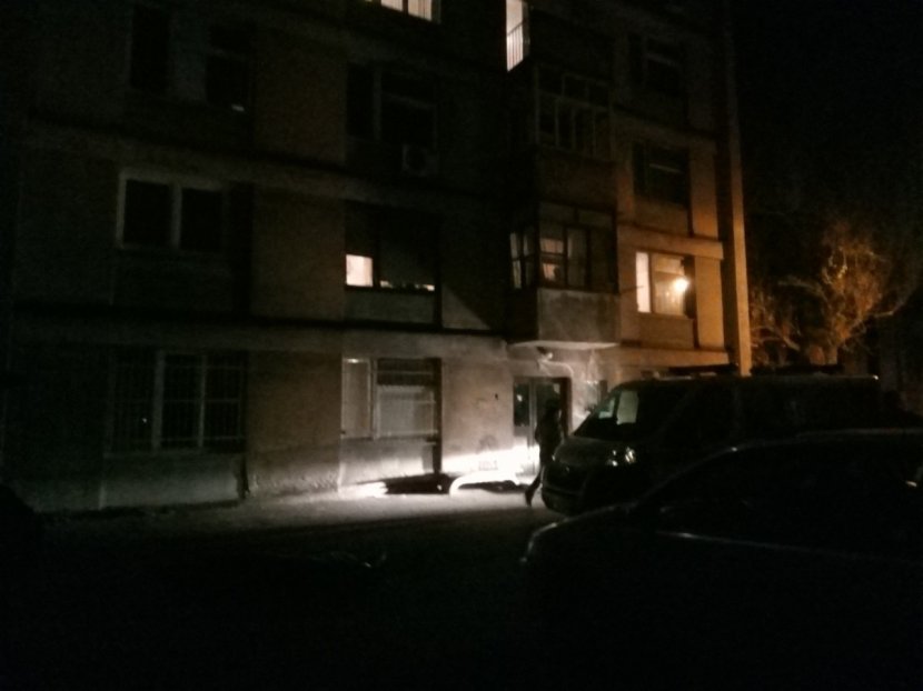 СТРАВИЧНА НЕСРЕЋА У НИШУ: Девојка снимала видео-клип и пала са крова зграде. Погинула на месту наочиглед другова