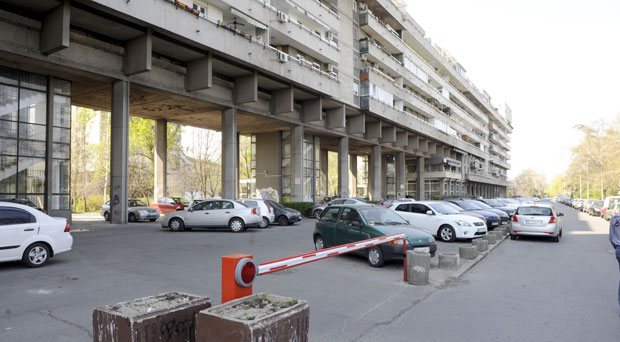 ПРИВАТАН ПАРКИНГ: Сукоби због рампе!