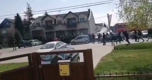 ЧЕТВОРИЦА ЗАВРШИЛА У КЛИНИЧКОМ ЦЕНТРУ: Туча навијача Партизана пре дербија кола (ВИДЕО)