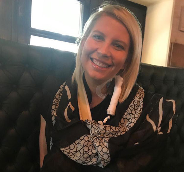 ДЕА ЂУРЂЕВИЋ ИЗАШЛА ИЗ БОЛНИЦЕ: Шетња парком први пут после несреће (ФОТО)