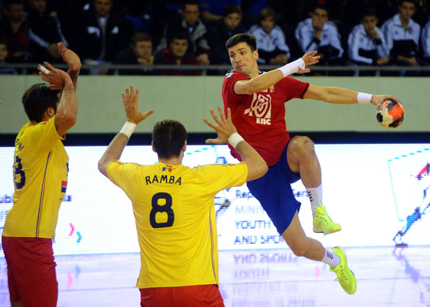 ПОДВИГ УЗ НАВИЈАЧЕ: Рукометаши Србије почели припреме за дуеле са Хрватском