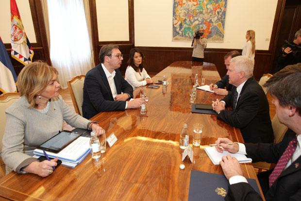 Вучић: Нека Приштина повуче таксе; Скот: Неопходно наћи начин за наставак дијалога Београда и Приштине 