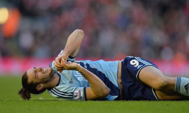 Енди Керол завршио сезону, да ли је и мисију у Вест Хему?