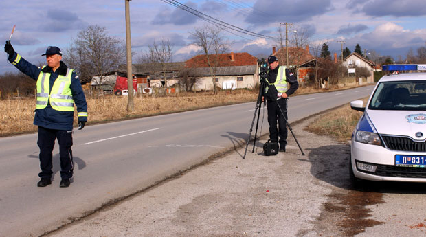 Скоро 24.000 возача ухваћено у пребрзој вожњи