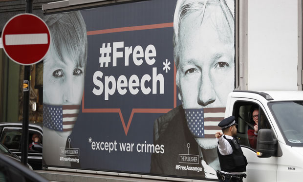 Валенсија: Хоћемо истрагу о Асанжу због Морена