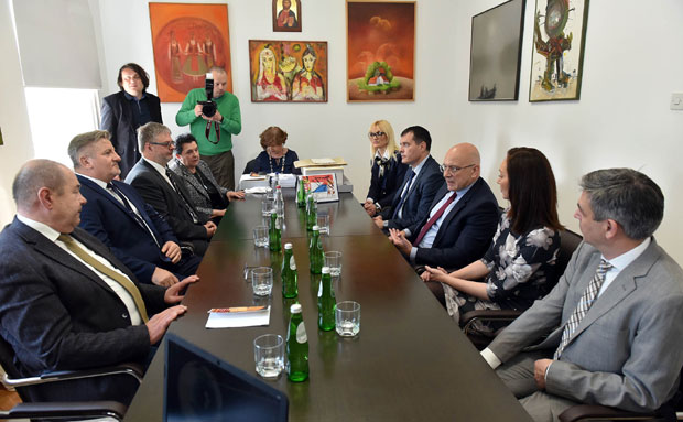 ПРОШЛОСТ НАС УЧИ О БУДУЋНОСТИ: Сарадња Архива Војводине и Мађарског националног архива резултирала дводневном конференцијом