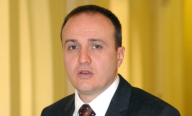 Шпијунка: Раденковић преселио јастук