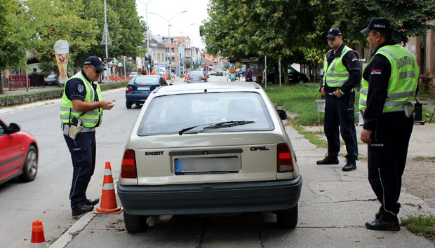 ПОЈАЧАНА КОНТРОЛА НА ПУТЕВИМА: На гас нагазило 75 одсто возача