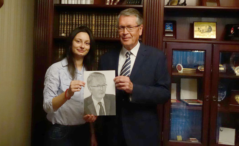 Шпијунка: Чепурину портрет на дар