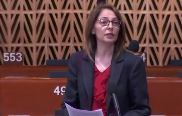 Не да Русима у клупе