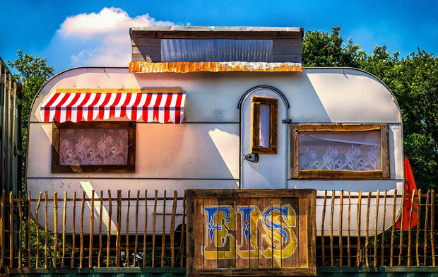 НОМАДСКИ ЖИВОТ: Ко су били први власници путујућих кућа?