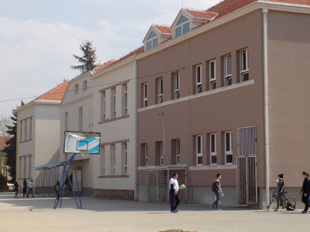 Лесковачке школе настављају са радом иако не испуњавају услове