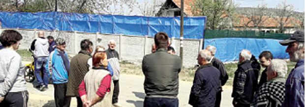 ТЕШКО ПСИМА АЛИ И ЉУДИМА: Комшије “под опсадом” због новог азила