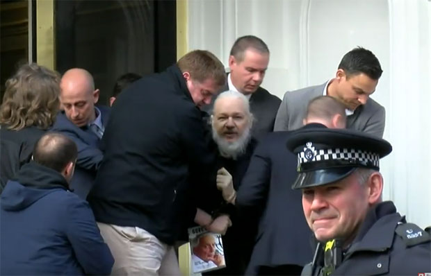 САД спремају нове оптужнице против Асанжа; Трамп без коментара (ВИДЕО)