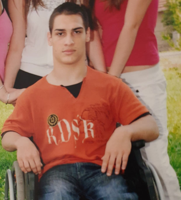 АКЦИЈА УДРУЖЕЊА ВЕТЕРАНА 63. ПАДОБРАНСКЕ БРИГАДЕ: Сину хероја потребна помоћ