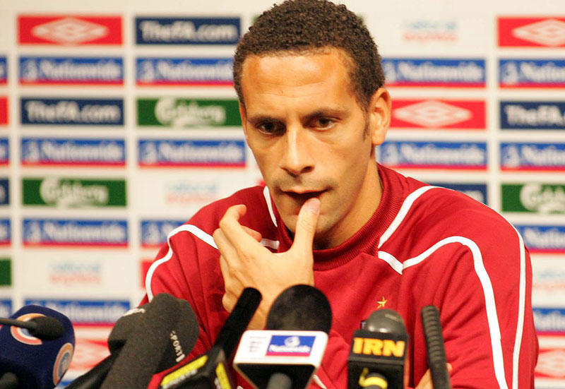 Фердинанд: Благословени смо што гледамо Роналда и Месија