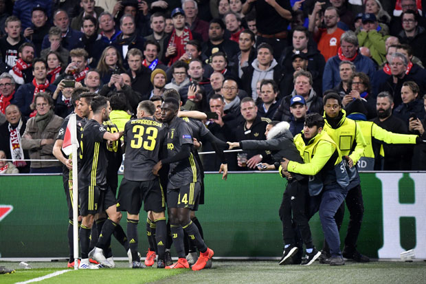 УЕФА оптужила Ајакс и Тотенхем због нереда навијача