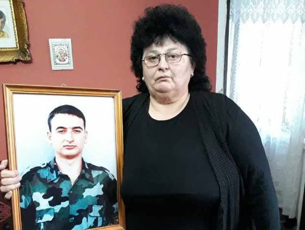 МАЈКА БОРЦА СА КОШАРА: Сањам како молим сина да не иде на Косово