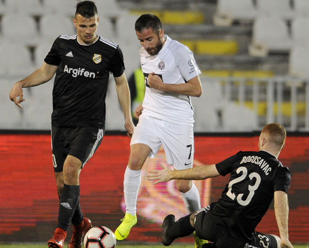 ПАРТИЗАН ДОЧЕКУЈЕ ЧУКАРИЧКИ У ЧУДНОЈ АТМОСФЕРИ: Бесмислено кад нема публике