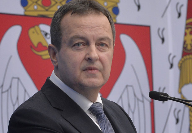 Дачић о протесту: Потпуни дебакл