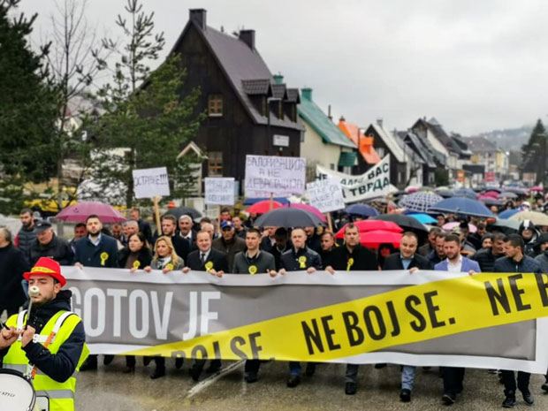 ПРОТЕСТ НА ЖАБЉАКУ: Црна Гора није коверта, већ најепше парче земље у Европи