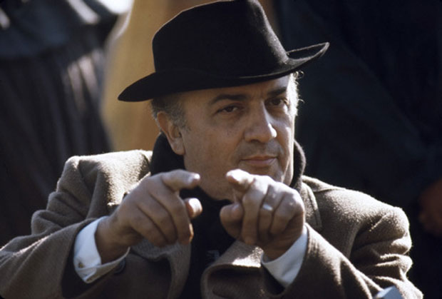 Фелиниjу су духови водили финансијe