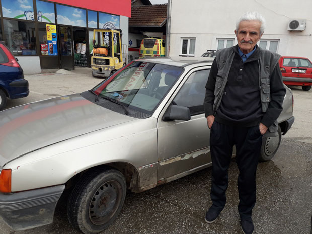 У 93. вози и редовно трчи!