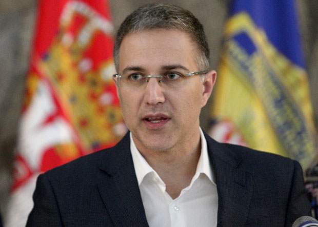 Стефановић пожелео срећу припадницима МУП-а на маратону; Синиша Мали на Трци задовољства са децом (ФОТО)