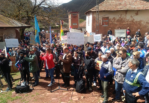 ПРОТЕСТ ПРОТИВ ИЗРАДЊЕ МХE: Браниће реку од алавих (ФОТО)