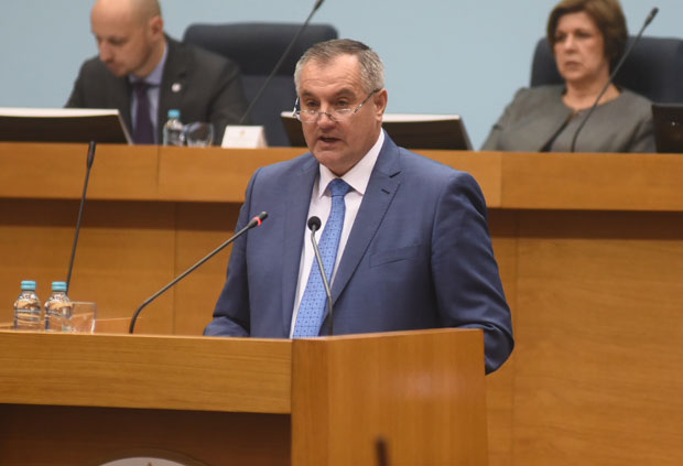 Вишковић: Решити питање акредитације, у супротном протест