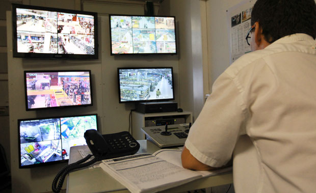 МЕРЕ ТАЈНОГ НАДЗОРА У ЦГ: Шпијуни су међу нама