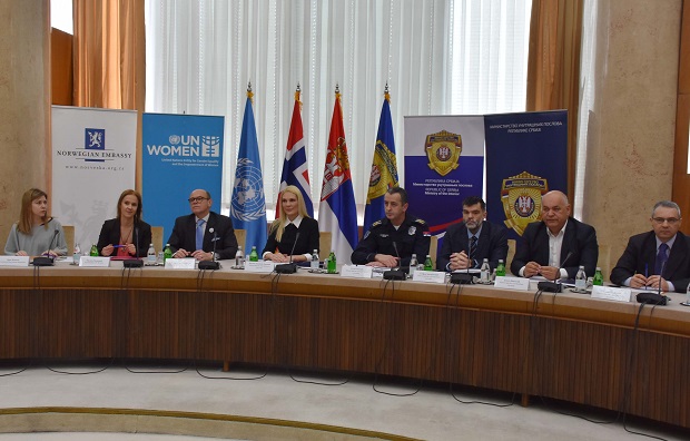 НОВА МЕРА ЗАШТИТЕ ЖЕНА: Наруквице за жртве, али и насилнике