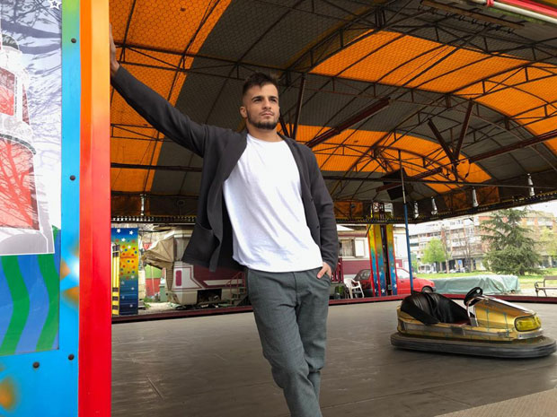 ХИТ ГОДИНЕ У НАЈАВИ - Лапсус бенд поручује: Скоте, још те волим!