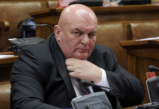 ПАЛМА СЕ СПРЕМА ДА УПУТИ ПРЕДЛОГ: Ко не долази на седнице парламента - да остане без плате