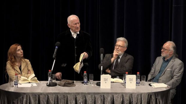 ПРОМОЦИЈА НОВЕ КЊИГЕ МАТИЈЕ БЕЋКОВИЋА: Смак света у стиху