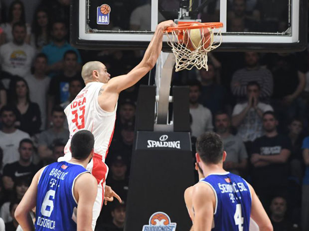 ЗВЕЗДА ПОГУРАЛА БУДУЋНОСТ: Лоше друго полувреме црвено-белих оставило Црногорце у животу