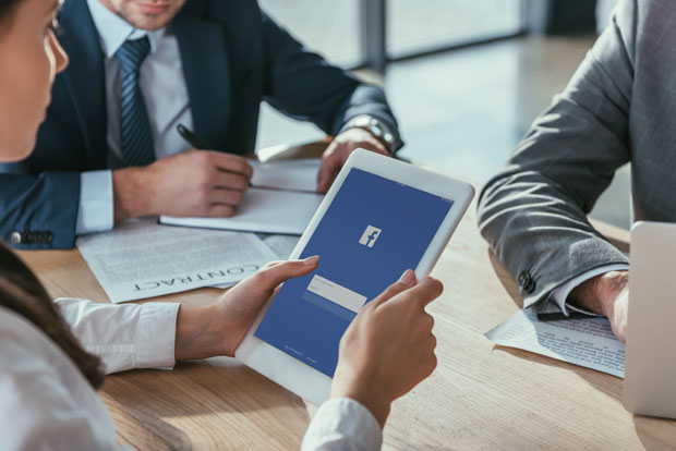 ОМАКЛО ИМ СЕ: Фејсбук без дозволе унео имејл контакте 1,5 милиона корисника