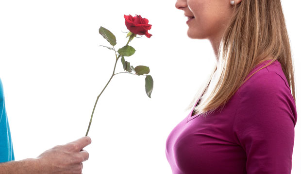 Упали на час маскирани, са пластичним пиштољима и поклонили ружу једној ученици